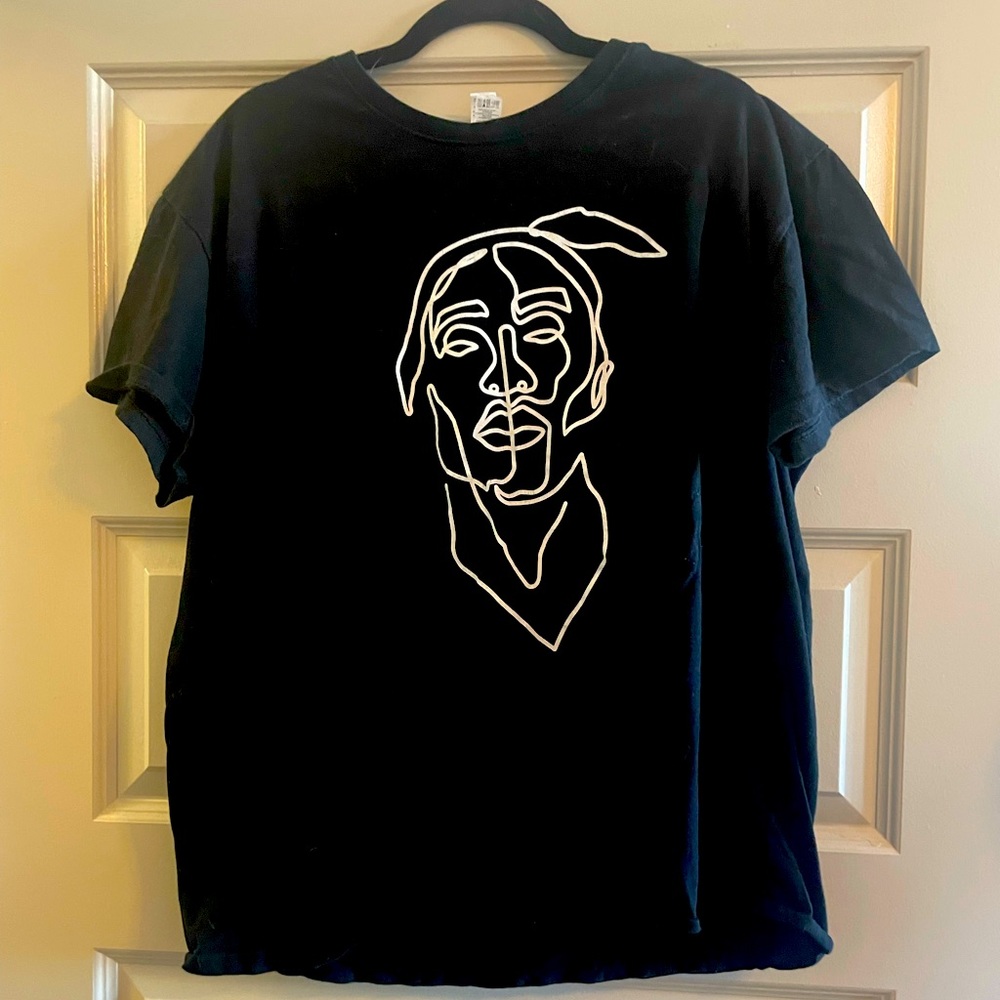 Black T-shirt with Tupac screen print